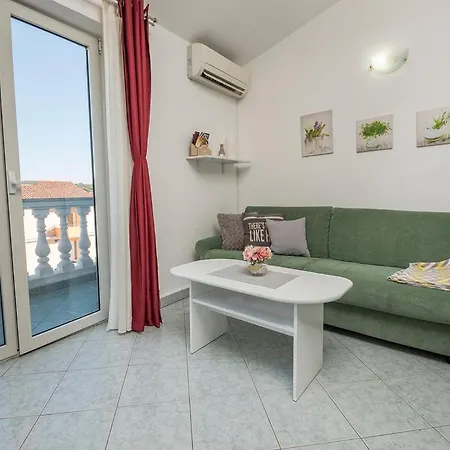 Apartman, And Kata Daire