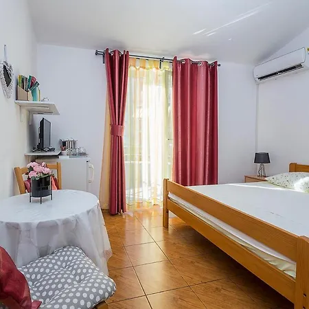 Apartman, And Kata Apartment