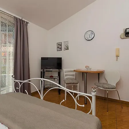 Daire Apartman, And Kata