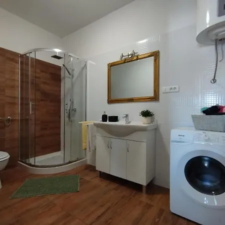 Apartman, And Kata Apartment *