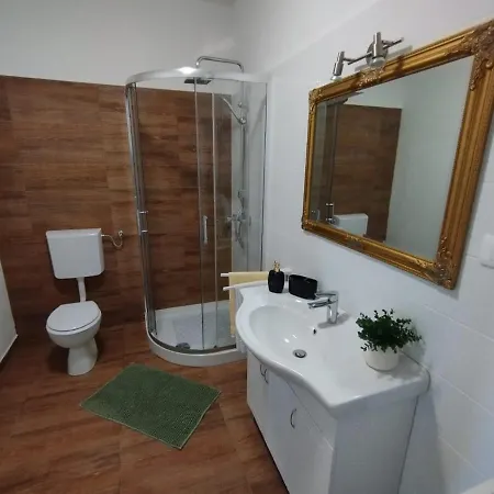 Daire Apartman, And Kata Pula