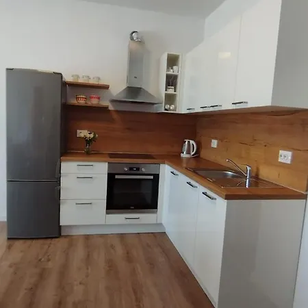 Daire Apartman, And Kata Pula