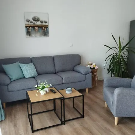 Apartman, And Kata Daire