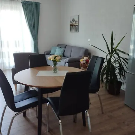 Daire Apartman, And Kata Pula