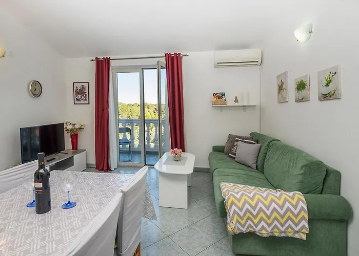 Apartman, And Kata Apartman