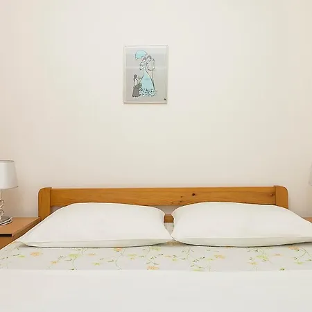 Apartman, And Kata Lägenhet