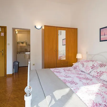 Apartman, And Kata Apartment *
