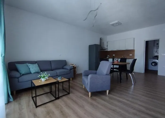 Apartman, And Kata *