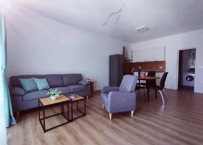 Apartman, And Kata * Pula