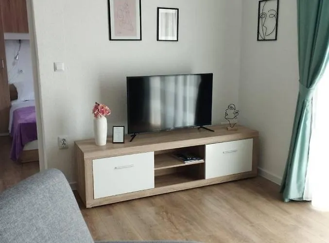Apartman, And Kata