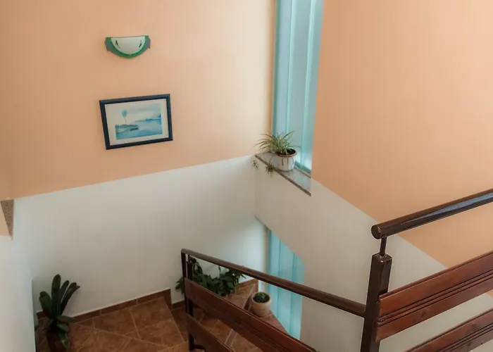 Apartman, And Kata *