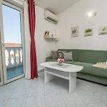 Apartman, And Kata Apartament