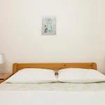 Apartman, And Kata Apartament