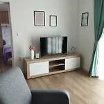 Apartman, And Kata