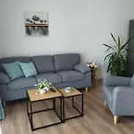 Apartman, And Kata Apartament