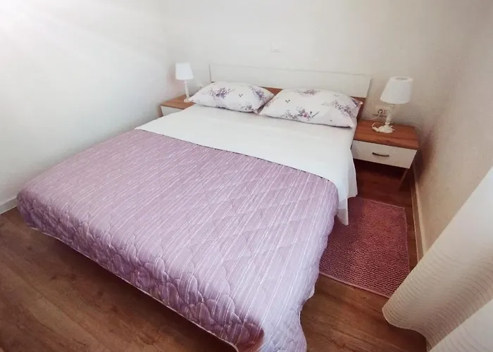 Apartman, And Kata